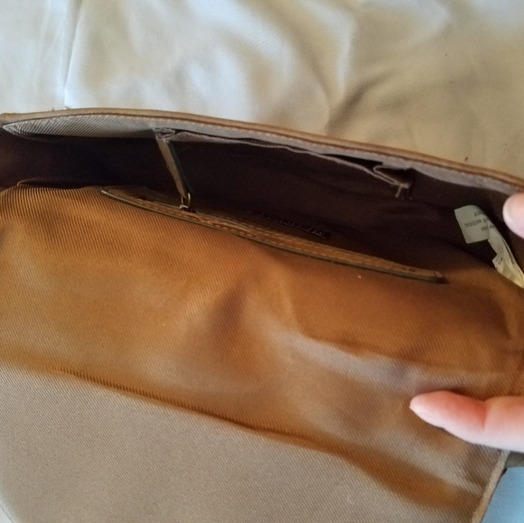 Small tan crossbody bag - Picture 3 of 5